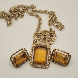 Sarah Coventry Gold Necklace with Amber Stones